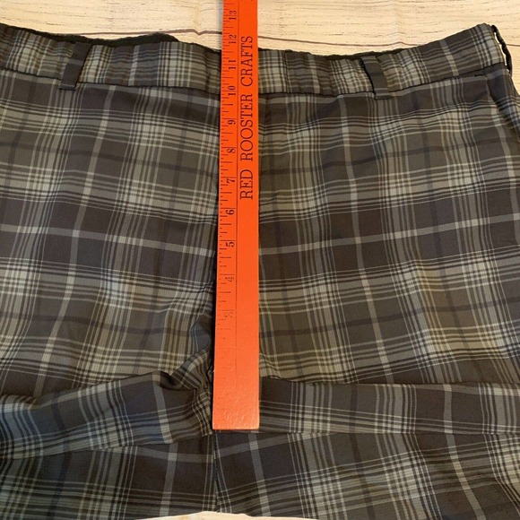 Nike Golf Tour Performance Mens Size 38 Dark Gray Plaid Chino Flat Front Shorts - Picture 5 of 8